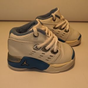 Jordan Infant Size 2C White/Blue Shoes